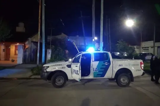 patrullero-de-noche-policia-bonaerense-1jpeg