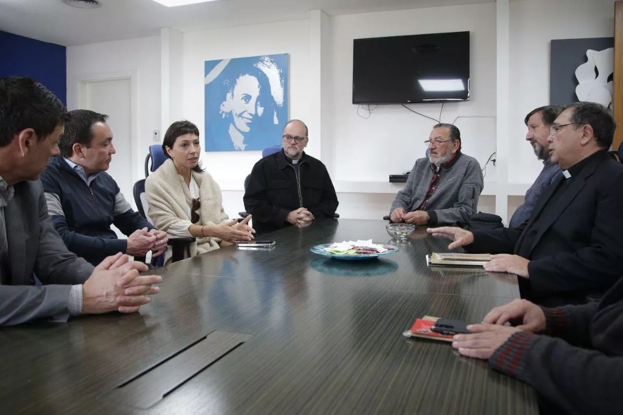 MAYRA ACOMPAÑÓ LA PRESENTACIÓN DE LA FUNDACIÓN CUATRO CAUCES (2)