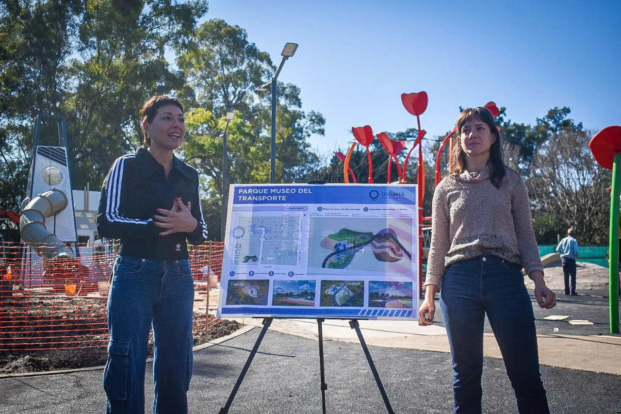 MAYRA RECORRIÓ LAS OBRAS DEL NUEVO PARQUE DEL MUSEO HISTÓRICO DEL TRANSPORTE DE QUILMES OESTE (3)