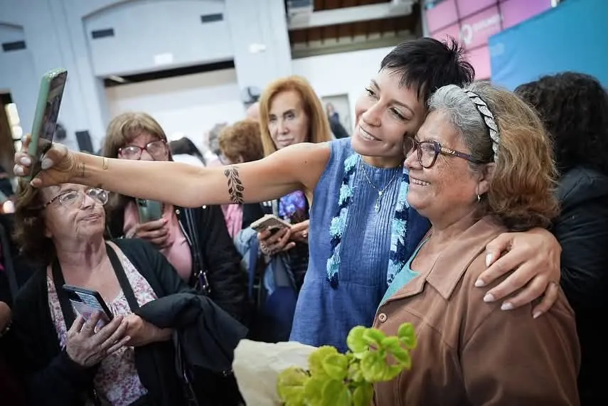 MAYRA ENTREGÓ FONDOS A CENTROS DE JUBILADOS Y EXIMIÓ DEL PAGO DE LA TASAMUNICIPAL A MÁS DE 100 PERSONAS MAYORES 1