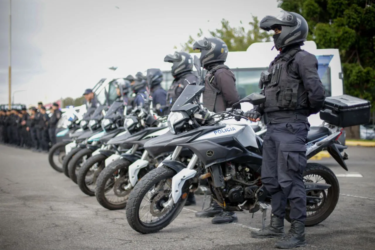 SE REALIZÓ UN MEGAOPERATIVO CONJUNTO DE SEGURIDAD DE LAS FUERZAS ESPECIALES UTOI Y EL MUNICIPIO EN QUILMES OESTE 1