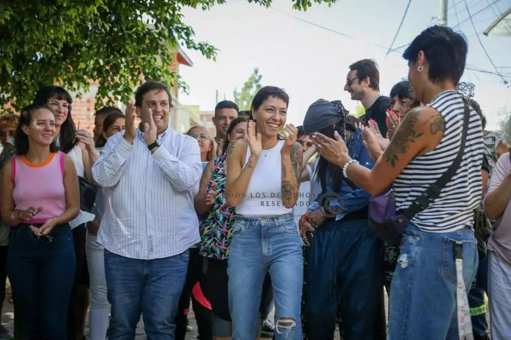 d6984532-9cde-4fd3-9b75-b7d8ca941216