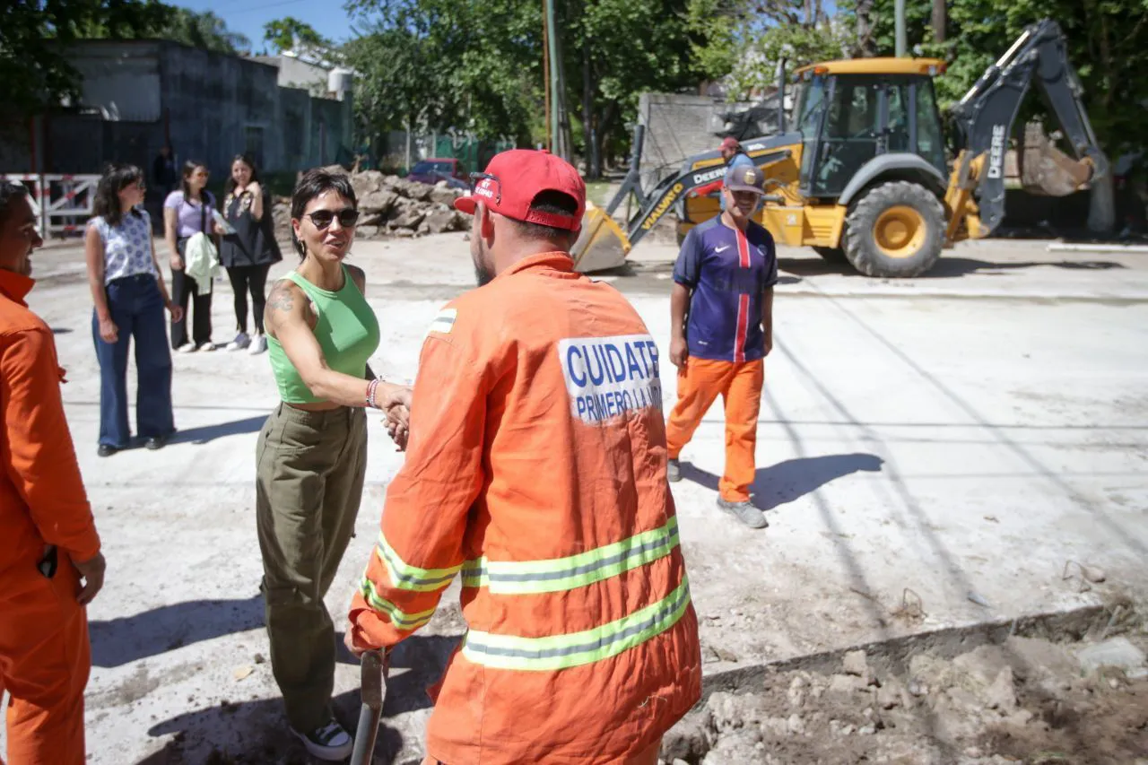 MAYRA SUPERVISÓ LA OBRA DE REPAVIMENTACIÓN DE LA AVENIDA ANDRÉS BARANDA EN QUILMES OESTE 2