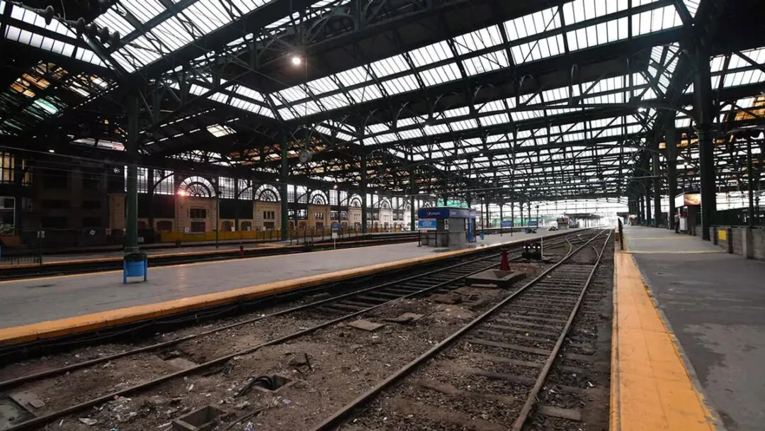 Paro-trenes-Constitucion-1080x608