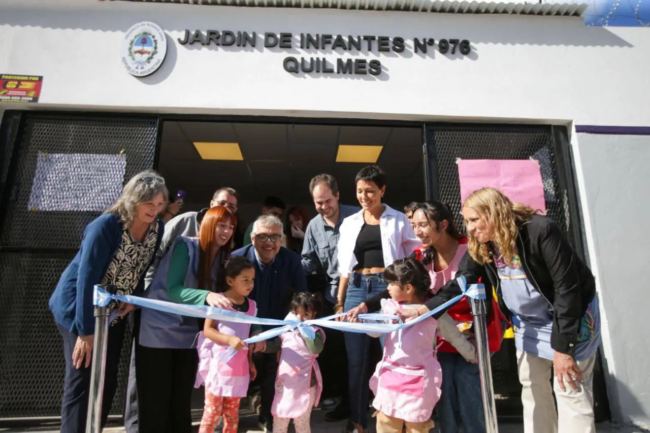 MAYRA INAUGURÓ EL JARDÍN DE INFANTES Nº 976 DEL BARRIO IAPI DE BERNAL OESTE FINALIZADO CON FONDOS MUNICIPALES (1)