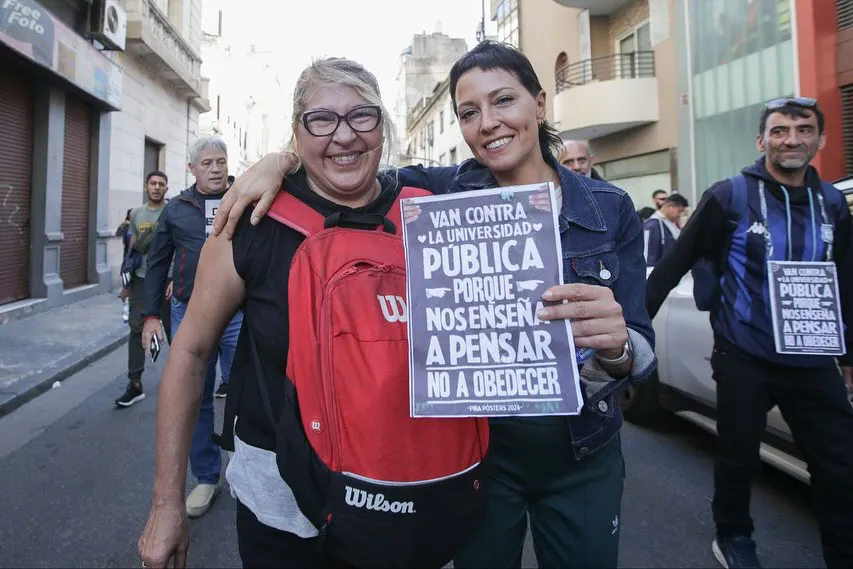 Estuvimos en la multitudinaria Marcha Federal Universitaria junto a organizaciones políticas, sindicales, sociales, estudiantiles y auto convocados en defensa de la educación pública. Es una gran emoción ver toda l