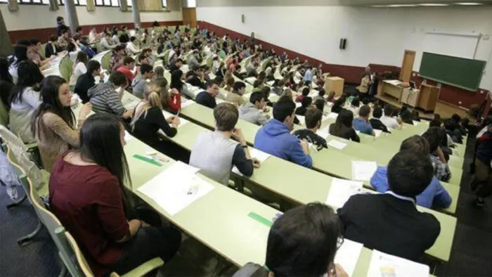 aula-universidad-700x394