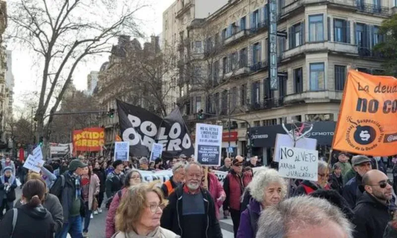 Represion-de-la-policia-a-la-marcha-de-jubilados-800x480
