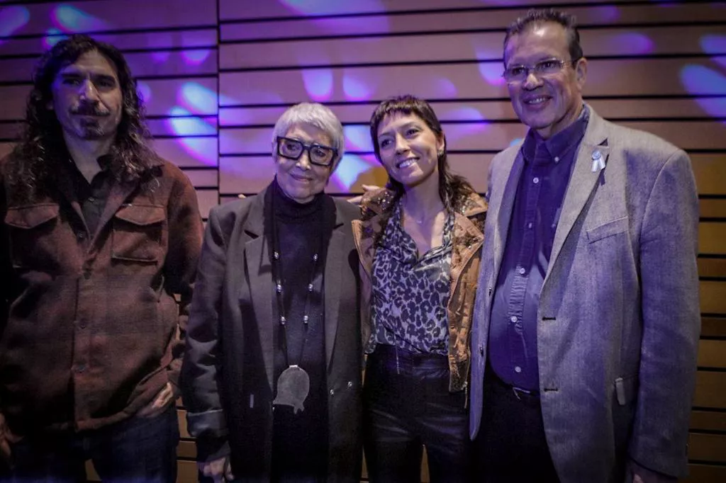 MAYRA Y EL MINISTRO BAUER RECORRIERON LA RENOVADA BIBLIOTECA PÚBLICA Y COMPLEJO CULTURAL “MARIANO MORENO” DE BERNAL 1