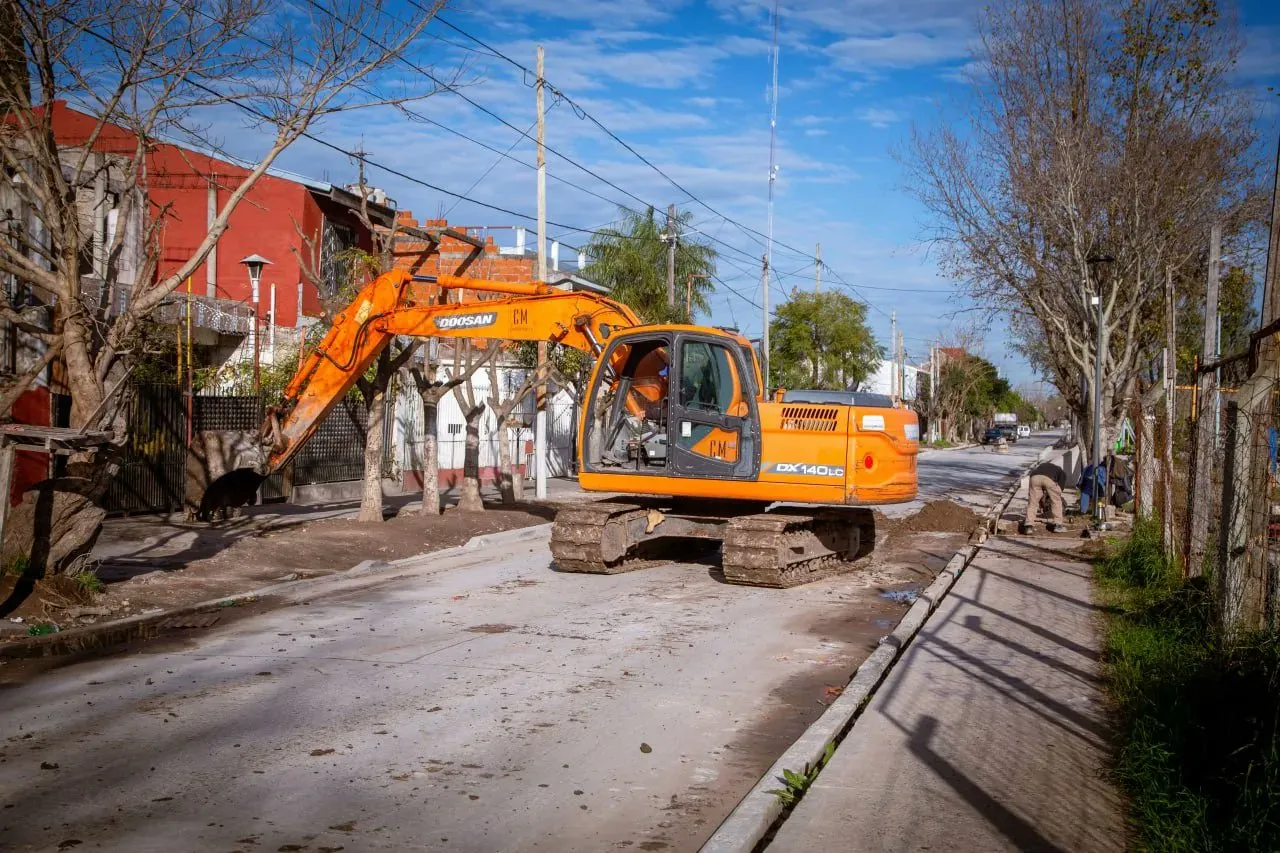 EL MUNICIPIO DE QUILMES AVANZA EN OBRAS DE PAVIMENTACIÓN Y UN NUEVO CORREDOR URBANO EN EL BARRIO LA UNIÓN (1)