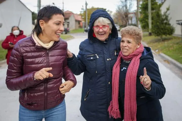 MAYRA INAUGURÓ MÁS ASFALTOS EN EZPELETA 1