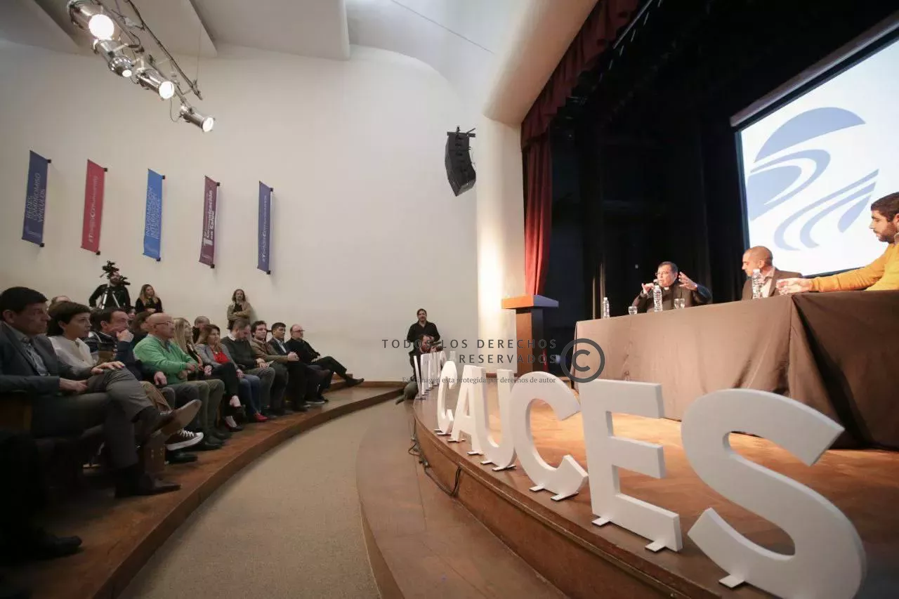 MAYRA ACOMPAÑÓ LA PRESENTACIÓN DE LA FUNDACIÓN CUATRO CAUCES (3)