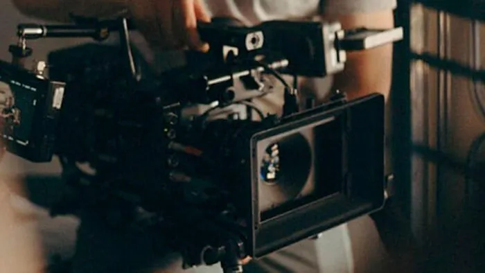 camara-700x394