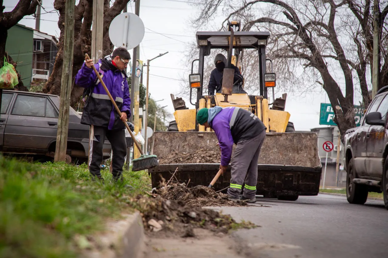 INTENSO OPERATIVO DE LIMPIEZA INTEGRAL EN QUILMES OESTE, BERNAL OESTE Y SAN FRANCISCO SOLANO (1)