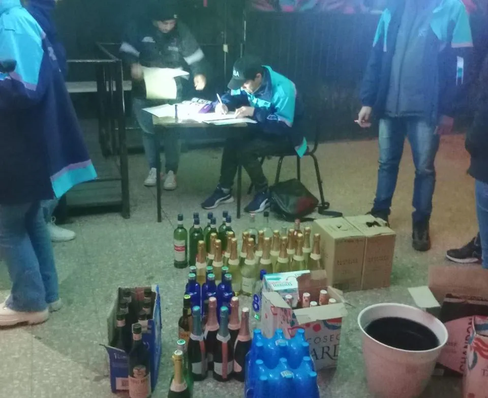 EL MUNICIPIO CLAUSURÓ SALONES BAILABLES DE SOLANO, QUILMES CENTRO Y OESTE 3