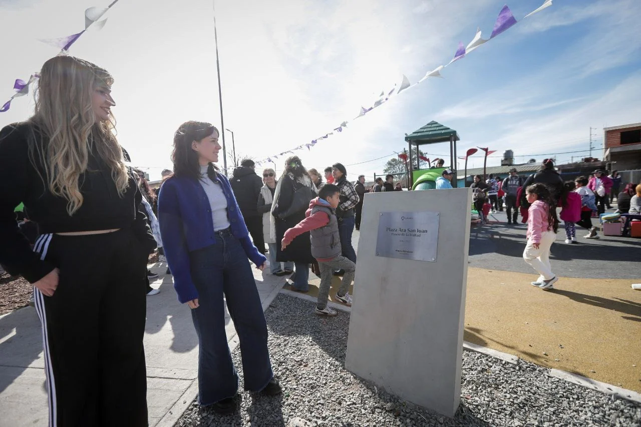 CECI-SOLER-ESTUVO-EN-LA-INAUGURACION-DEL-PASEO-DE-LA-LEALTAD-EN-QUILMES-OESTE-2