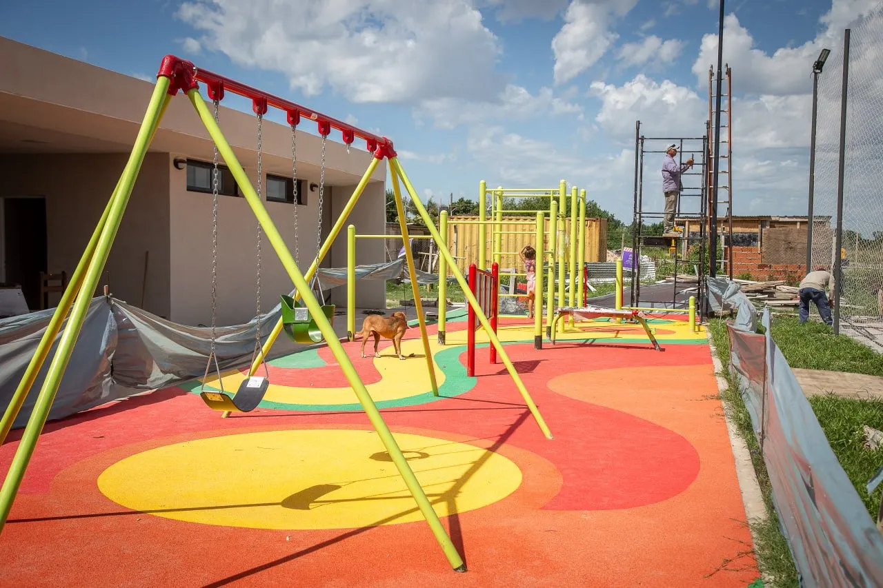 LA OBRA DEL POLIDEPORTIVO “CRISTINA CORAZÓN” DE BERNAL OESTE EN SU RECTA FINAL 1