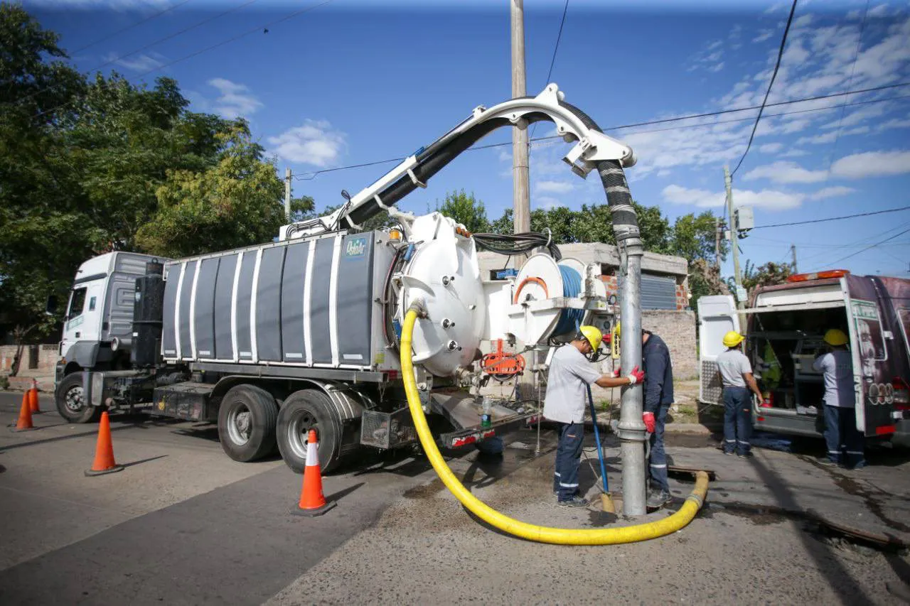 MAYRA SUPERVISÓ TRABAJOS DE LIMPIEZA Y DESOBSTRUCCIÓN DE PLUVIALES EN LA FLORIDA 3