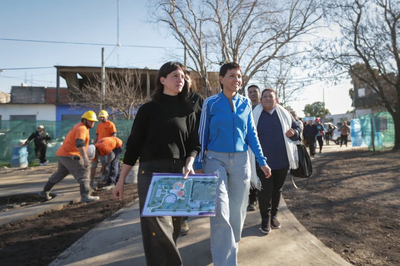 MAYRA Y CECI SOLER RECORRIERON EL AVANCE DE LA OBRA DE LA PLAZA DE LAS LÁGRIMAS DE SAN FRANCISCO SOLANO 1