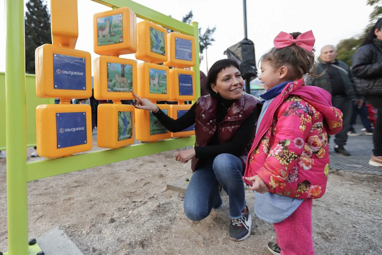 MAYRA INAUGURÓ LA OBRA DE PUESTA EN VALOR DE LA PLAZA YAPEYÚ EN SAN FRANCISCO SOLANO 1
