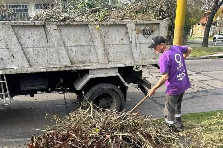 EL MUNICIPIO INTENSIFICÓ LAS TAREAS PREVENTIVAS DE DESOBSTRUCCIÓN Y LIMPIEZA EN DISTINTOS PUNTOS DEL DISTRITO (2)