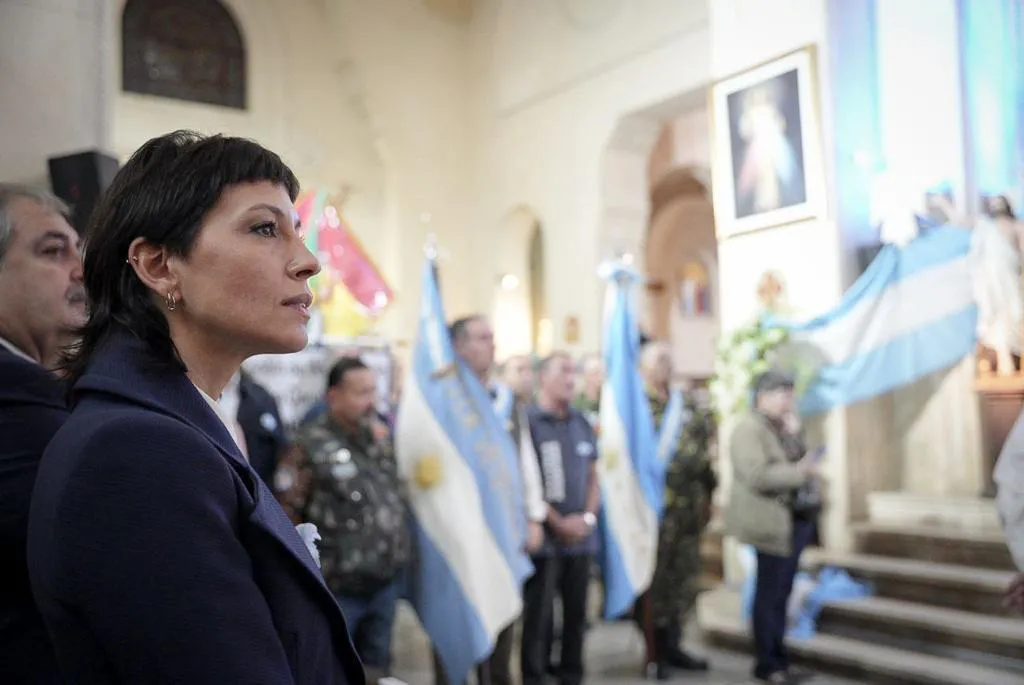 MAYRA PARTICIPÓ DEL TEDEUM EN LA CATEDRAL DE QUILMES Y COMPARTIÓ UN DESAYUNO CON VECINOS E INSTITUCIONES 3