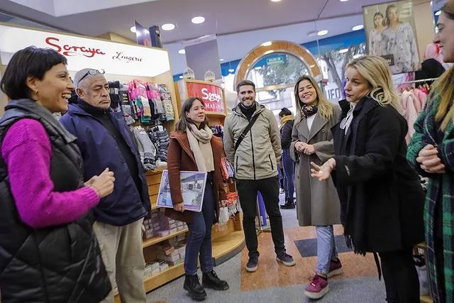 MAYRA RECORRIÓ EL PRIMER TRAMO DE LA OBRA DE RENOVACIÓN INTEGRAL DE LA PEATONAL RIVADAVIA 4