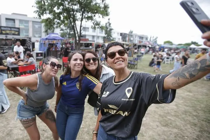 17911308-4185-4eab-b3bf-6d06b387b951