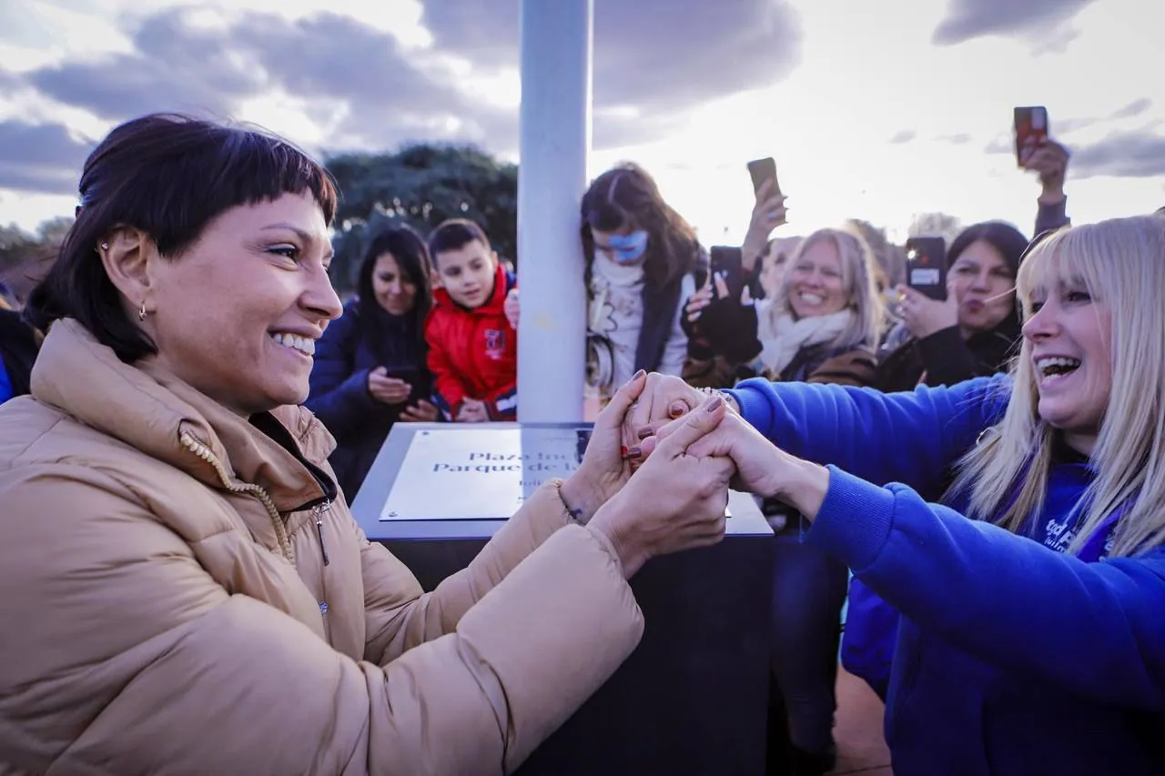 MAYRA INAUGURÓ UNA NUEVA PLAZA INCLUSIVA EN EL PARQUE DE LA CIUDAD (4)