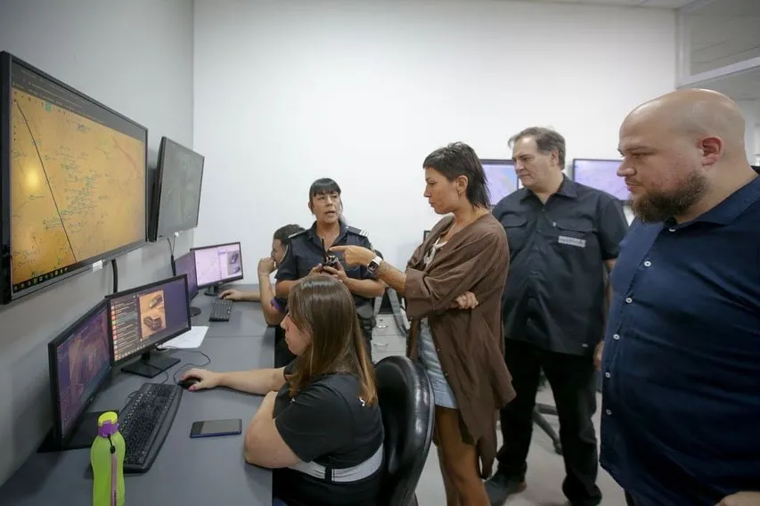 MAYRA Y EL MINISTRO JAVIER ALONSO PRESENTARON NUEVAS MEDIDAS DE SEGURIDAD PARA QUILMES 3