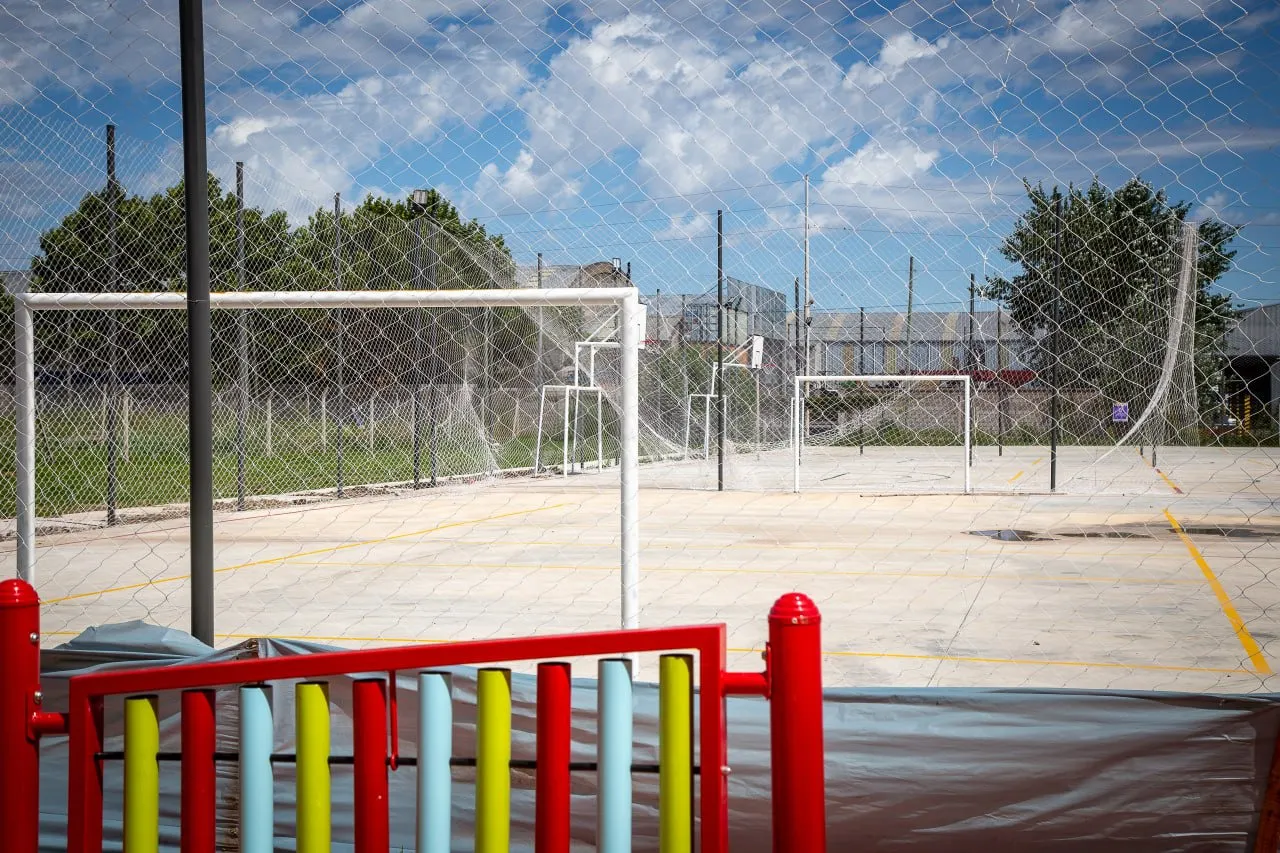 LA OBRA DEL POLIDEPORTIVO “CRISTINA CORAZÓN” DE BERNAL OESTE EN SU RECTA FINAL 4