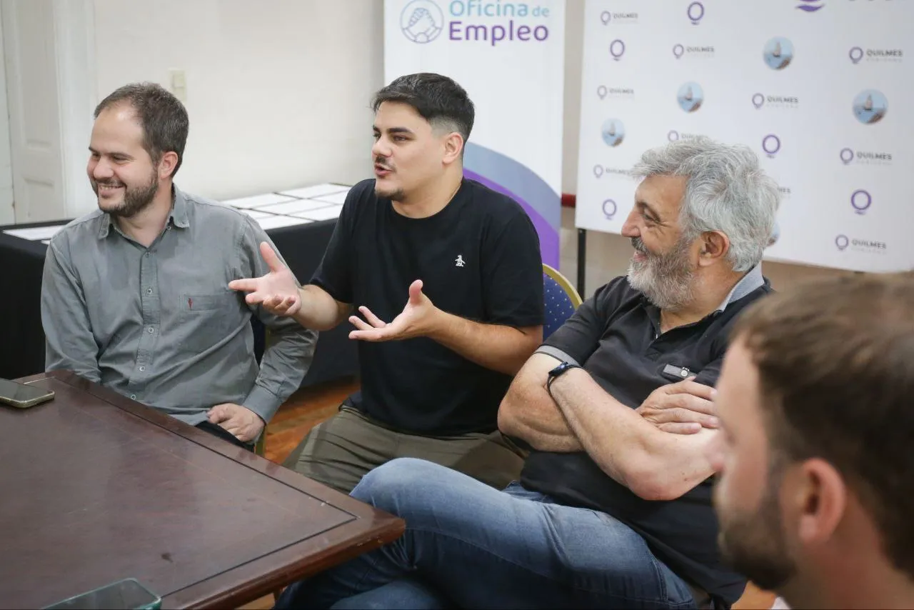 SE REALIZÓ LA ENTREGA DE DIPLOMAS A ESTUDIANTES DE LA EEST Nº 5 REINO DE ESPAÑA 3