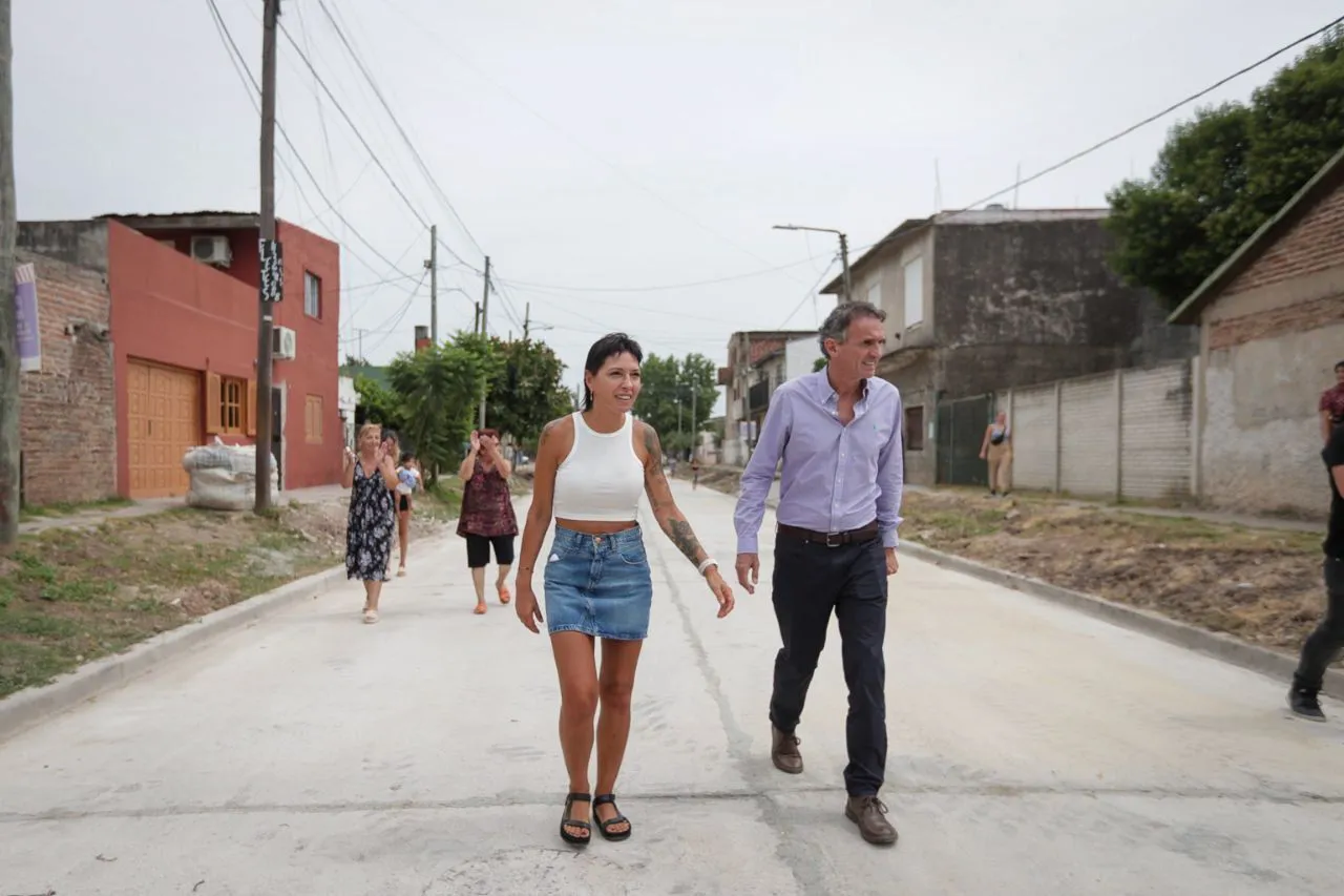 MAYRA Y KATOPODIS RECORRIERON OBRAS DE PAVIMENTO EN EL BARRIO LA UNIÓN DE SAN FRANCISCO SOLANO 2