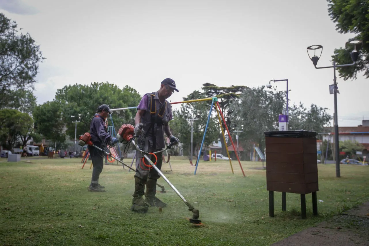 MAYRA SUPERVISÓ UNA JORNADA INTEGRAL DE LIMPIEZA EN BERNAL 5