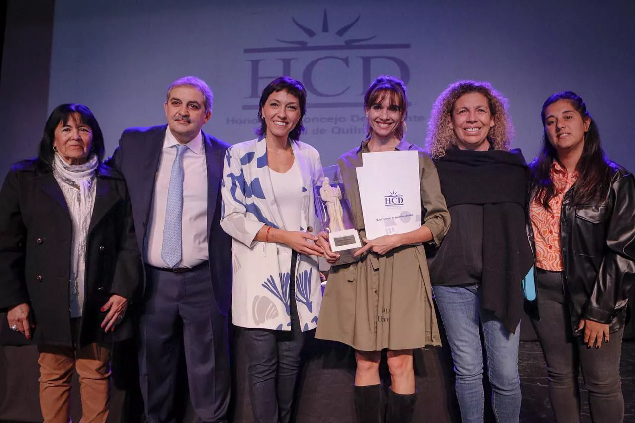 MAYRA HOMENAJEÓ A CIUDADANOS ILUSTRES Y PERSONALIDADES DESTACADAS DE QUILMES (5)