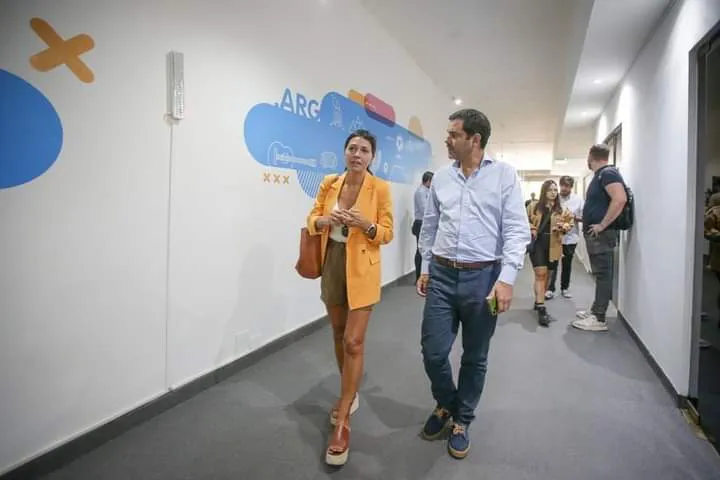 d0e1aca7-9e67-48a2-b4b4-93c372050dab