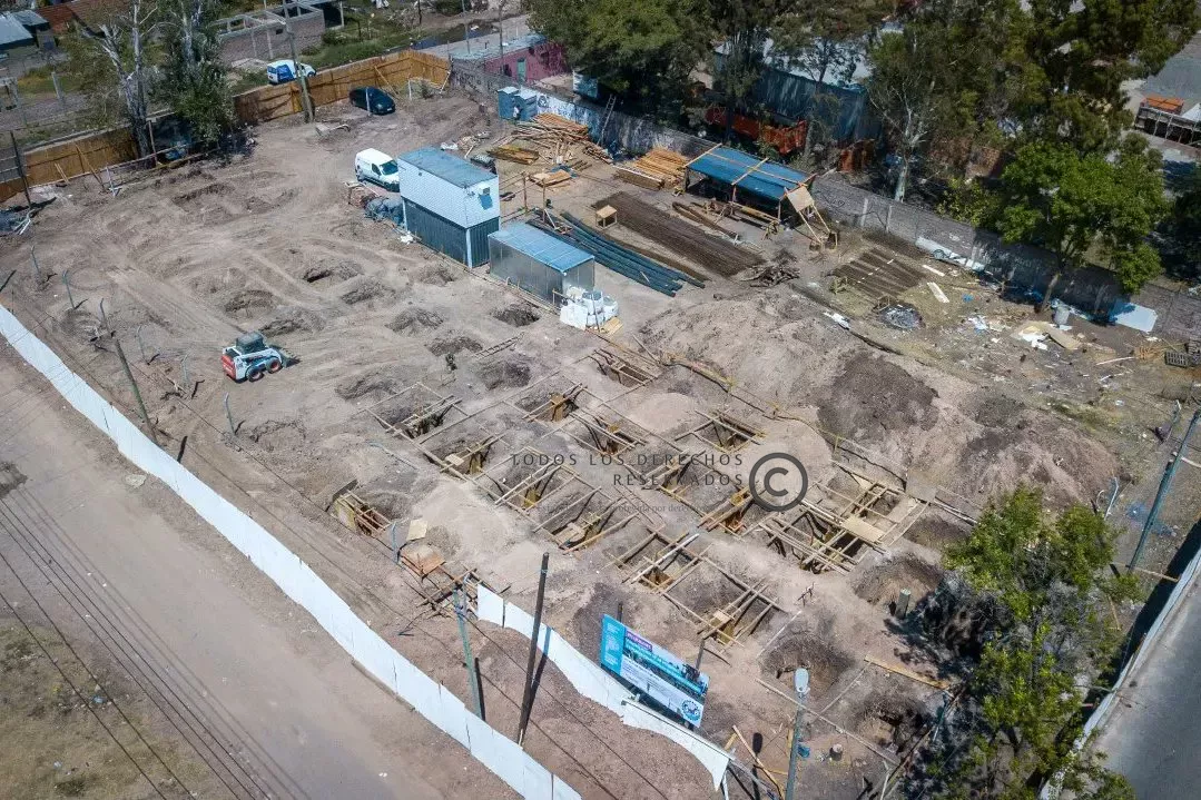 CONSTRUCCIÓN DE VIVIENDAS EN EL BARRIO FRATASSI 1