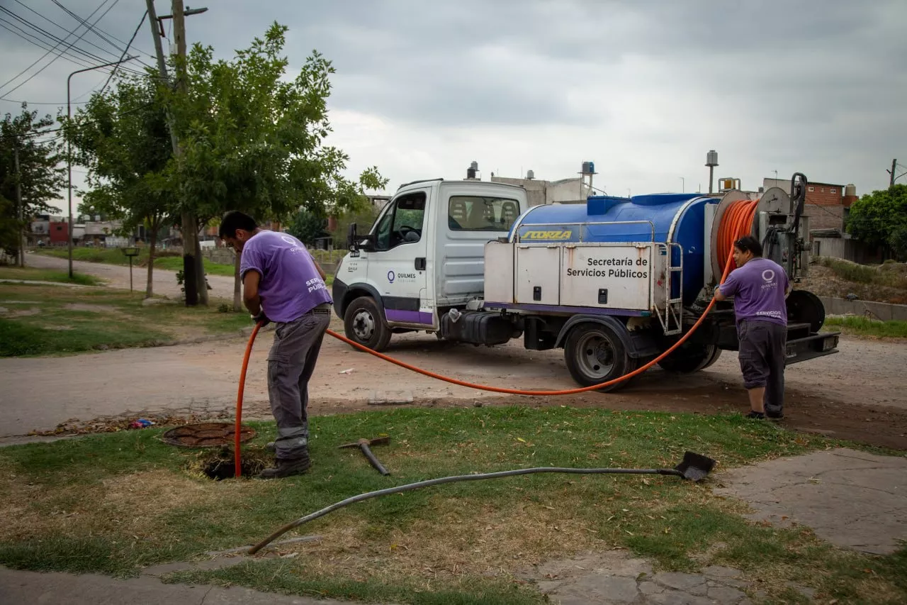 AVANZAN LOS TRABAJOS DE DESOBSTRUCCIÓN DE DESAGÜES Y PLUVIALES Y LIMPIEZA DE ARROYOS EN QUILMES 2