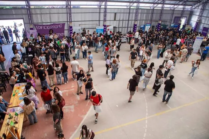 MILES DE ESTUDIANTES PARTICIPARON DE LA ÚLTIMA JORNADA DE LA “EXPO QUILMES EDUCA 2024” EN LA ESCUELA SECUNDARIA Nº 2 DE SAN FRANCISCO SOLANO (4)