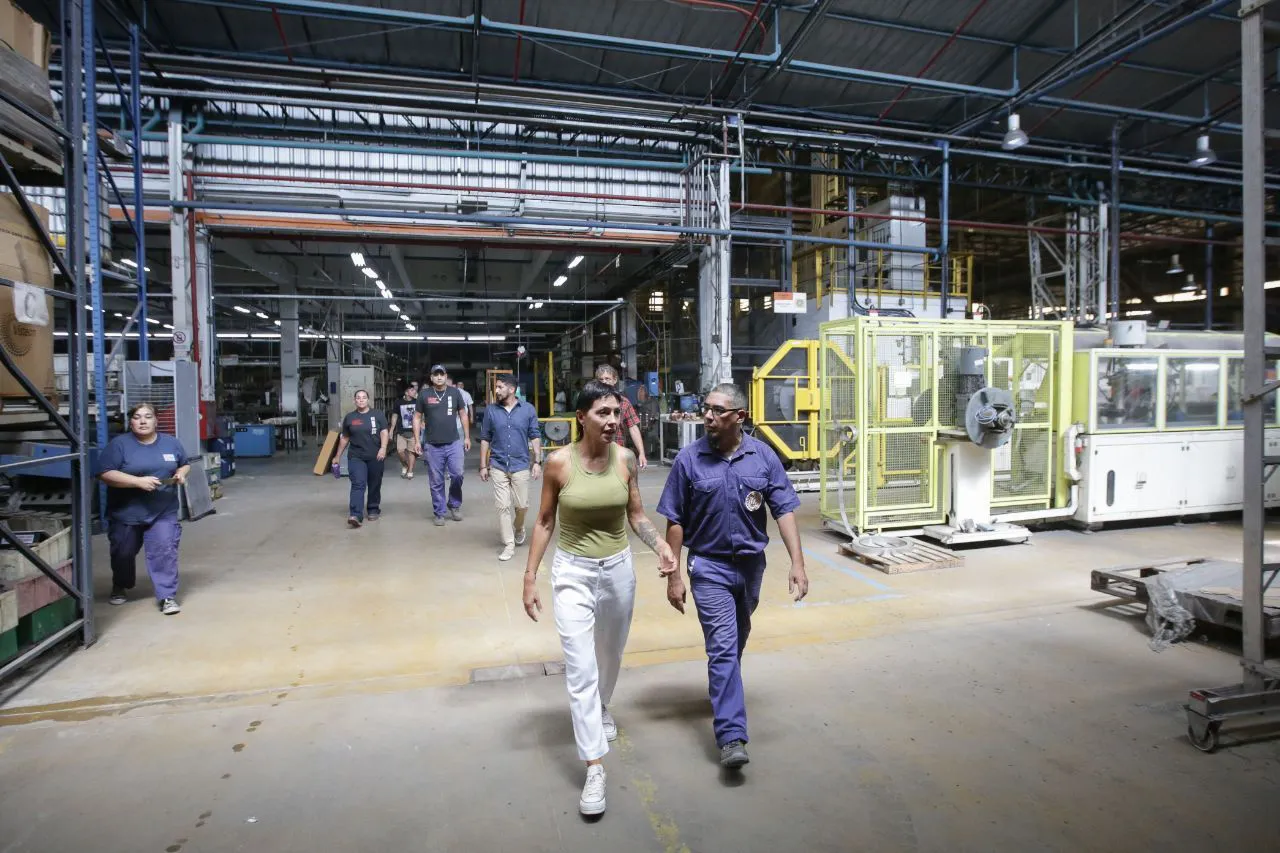 MAYRA RECORRIÓ LA COOPERATIVA 1º DE AGOSTO DE QUILMES 3