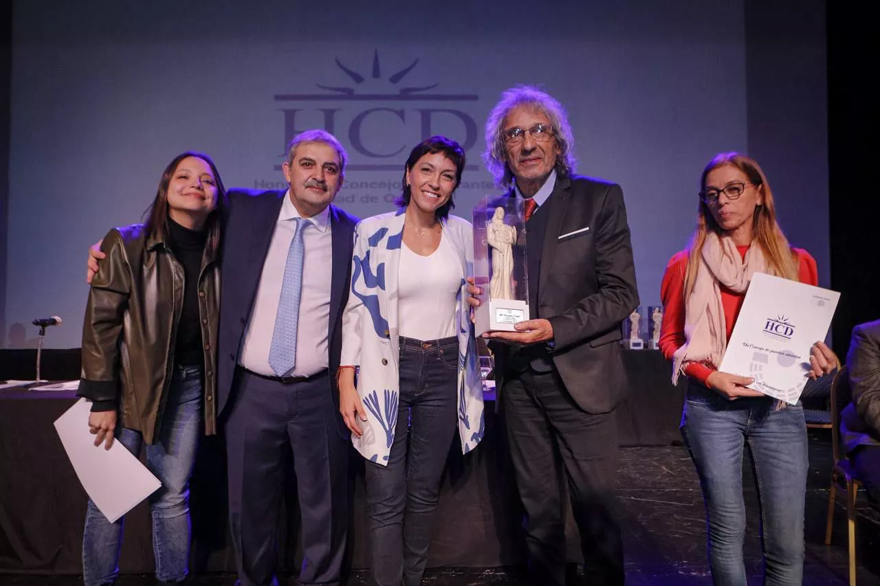 MAYRA HOMENAJEÓ A CIUDADANOS ILUSTRES Y PERSONALIDADES DESTACADAS DE QUILMES (4)