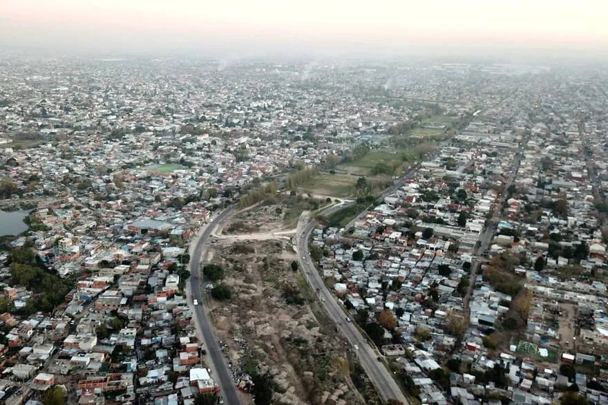 desde-el-drone-villa-azul-y-villa-itati-separadas-BVFXK4PSW5CNPD7CG33RQVOG7E