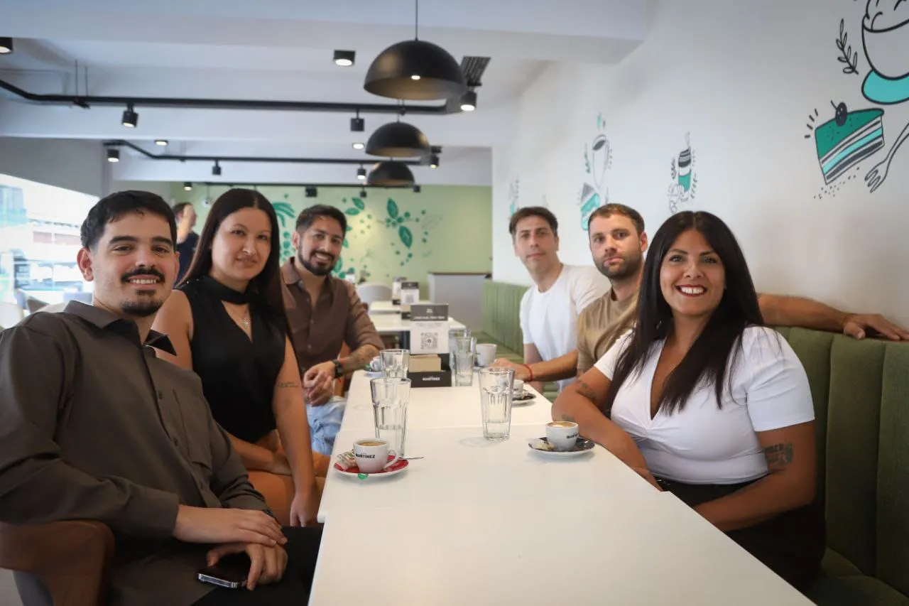 EL MUNICIPIO ENTREGÓ EL CERTIFICADO DE HABILITACIÓN A “CAFÉ MARTÍNEZ” 3