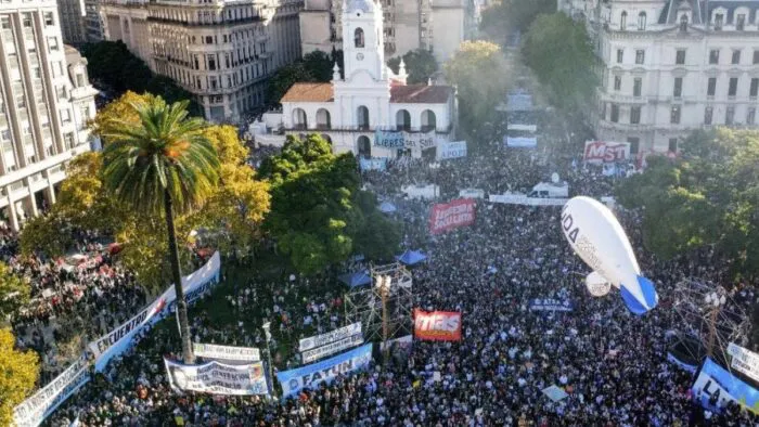 Marcha-Nacional-Universitaria-700x394