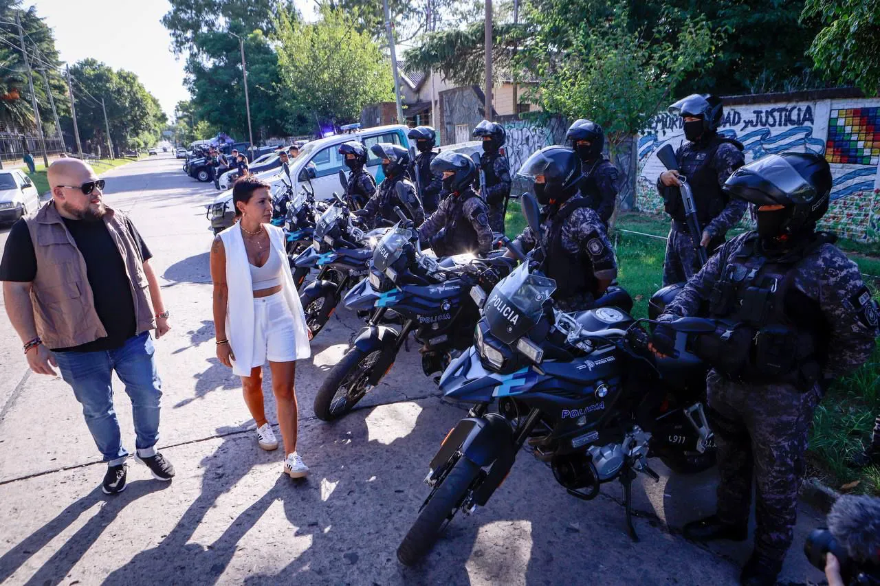 MAYRA SUPERVISÓ UN NUEVO OPERATIVO DE SATURACIÓN Y REFUERZO DE SEGURIDAD EN QUILMES 2