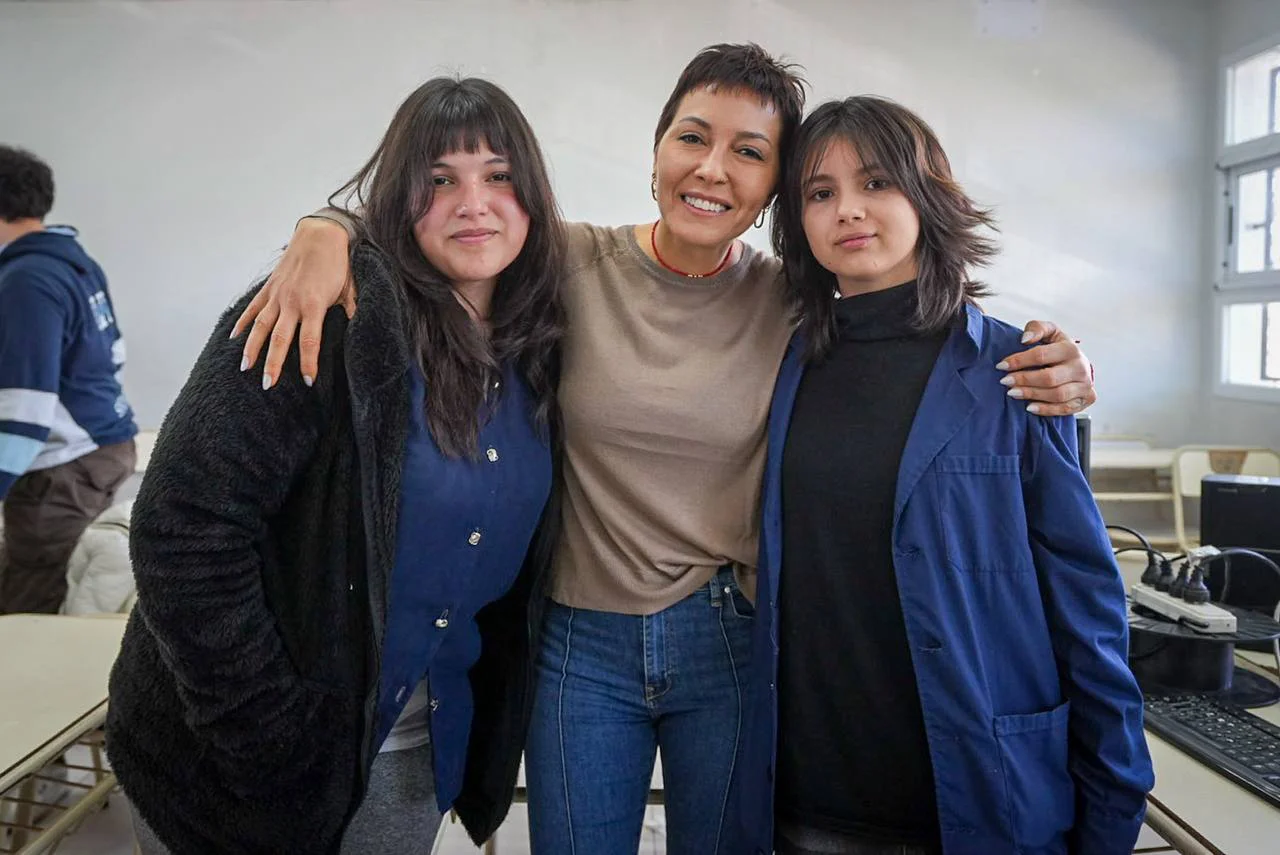MAYRA Y EVA MIERI INAUGURARON LA OBRA DE AMPLIACIÓN DE LA EEST Nº 1 4