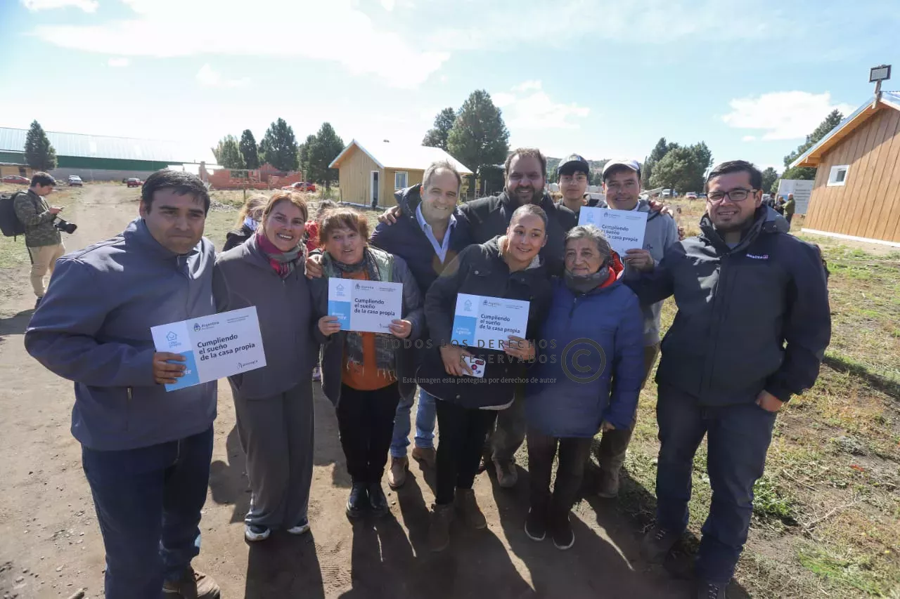 2023-03-28_smda_entrega_chacra_32-intercultural_familia