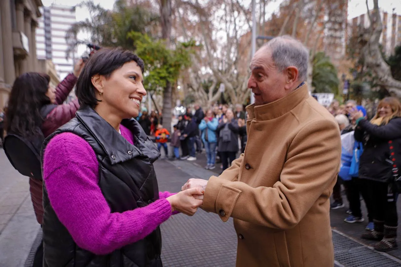 MAYRA RECORRIÓ EL PRIMER TRAMO DE LA OBRA DE RENOVACIÓN INTEGRAL DE LA PEATONAL RIVADAVIA 1