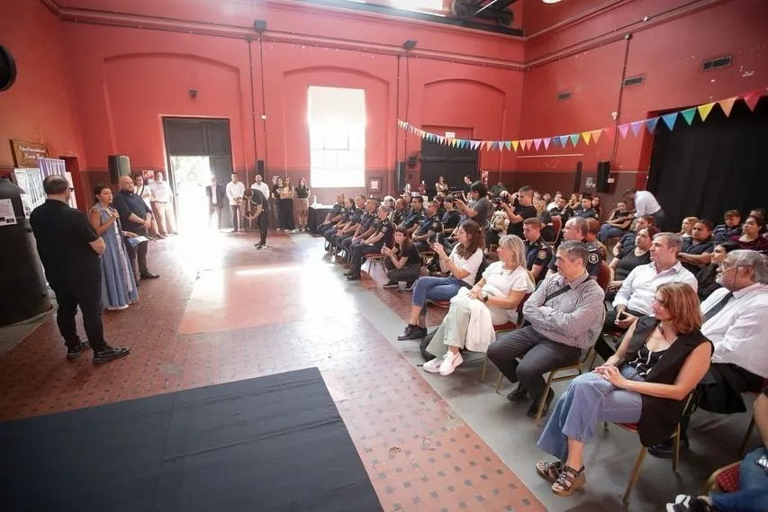 c9fcdce6-8ca6-44ab-8cdf-899d3faf6fb5