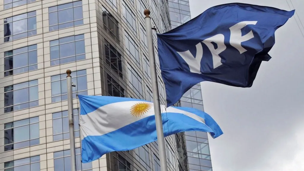Banderas-YPF